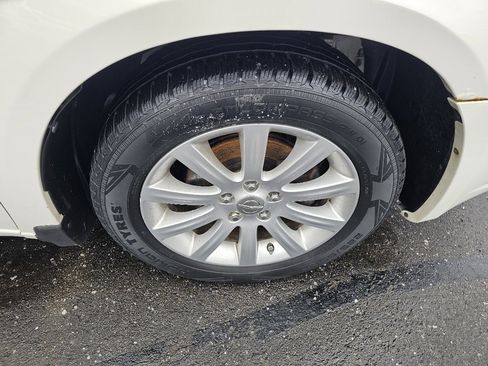 Used 2009 Chrysler Sebring Touring image 13