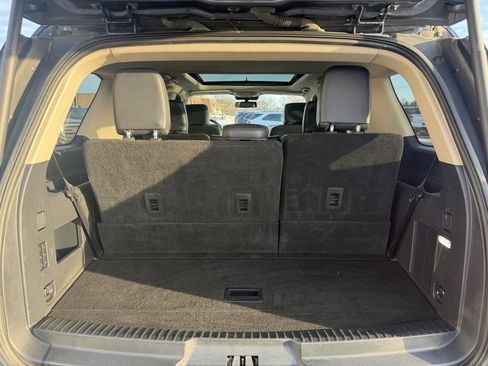 Used 2022 Ford Expedition XLT image 25