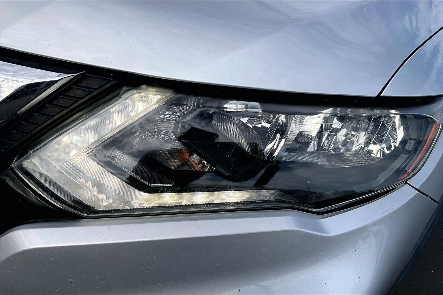 Used 2019 Nissan Rogue SL FWD image 17
