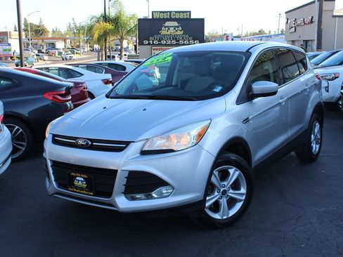 Used 2013 Ford Escape SE image 2