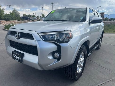 Used 2018 Toyota 4Runner SR5 AWD/4WD image 3