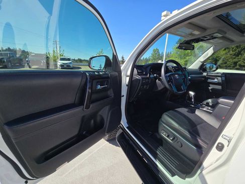 Used 2024 Toyota 4Runner TRD Off-Road Premium w/ Off Road Premium Plus Package AWD/4WD image 20