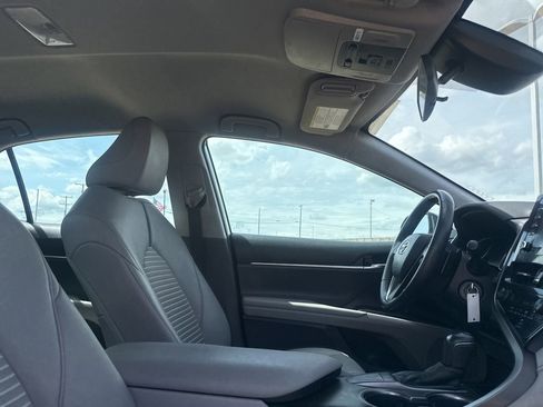 Used 2022 Toyota Camry SE FWD image 26