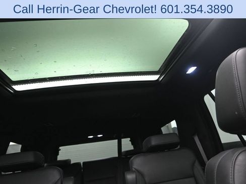 Used 2022 Chevrolet Tahoe Z71 w/ Off-Road Capability Package AWD/4WD image 27