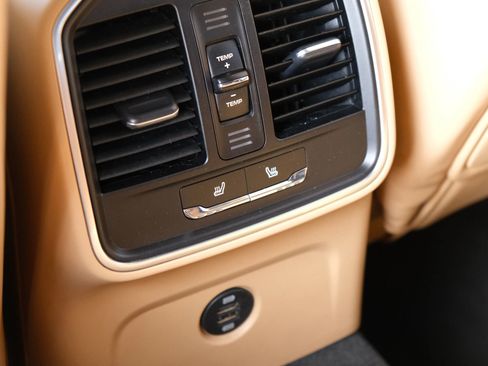 Used 2017 Porsche Macan image 21