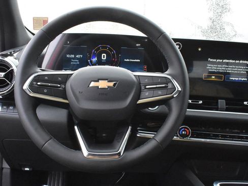 New 2026 Chevrolet Equinox LT w/ Convenience Package II image 11