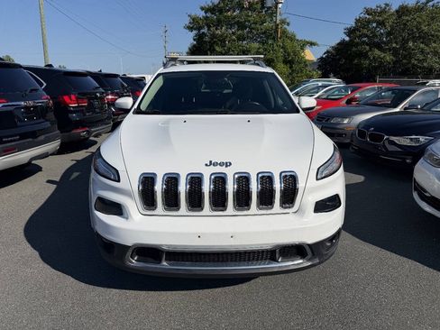 Used 2017 Jeep Cherokee Limited AWD/4WD image 2