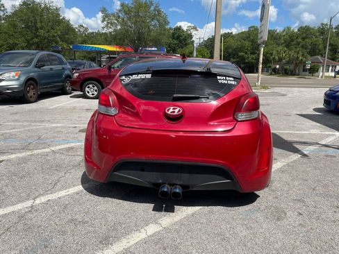 Used 2013 Hyundai Veloster FWD image 7
