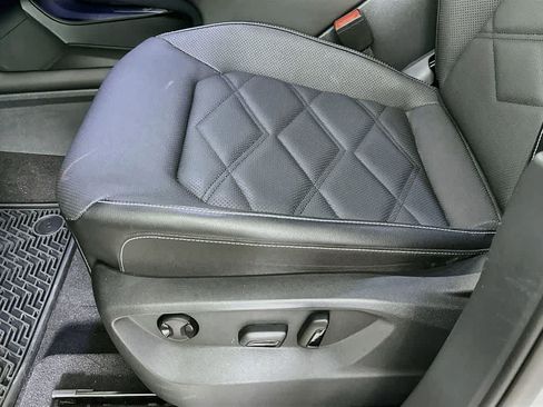 Used 2024 Volkswagen Atlas SE FWD image 29