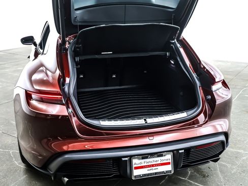 Used 2023 Porsche Taycan GTS image 21