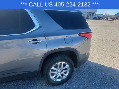 Used 2021 Chevrolet Traverse LT image 5