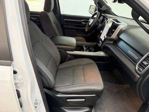 Used 2024 RAM 1500 4x4 Crew Cab image 39
