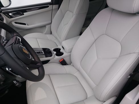 New 2026 Porsche Macan S image 5