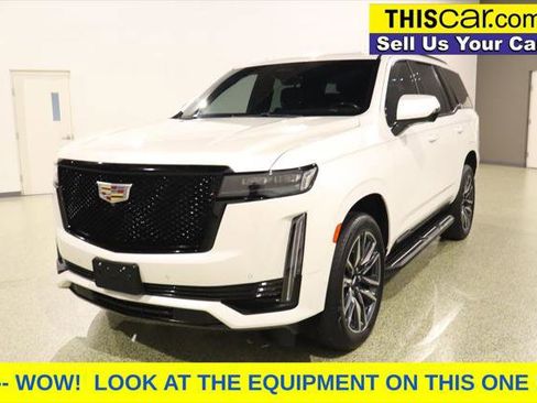Used 2021 Cadillac Escalade Sport RWD image 3