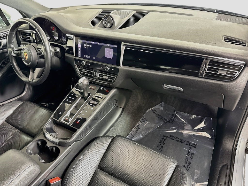 Used 2023 Porsche Macan AWD/4WD image 29