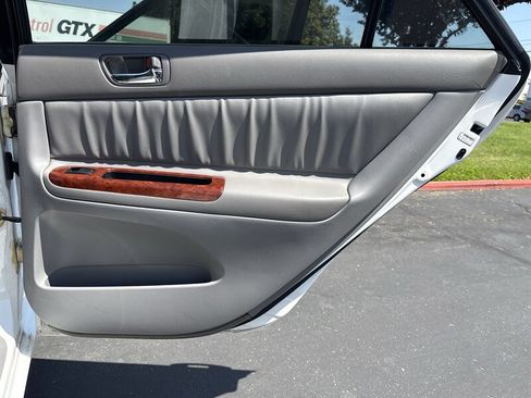 Used 2005 Toyota Camry XLE FWD image 48