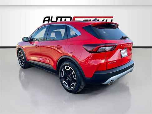 Used 2024 Ford Escape Active image 5