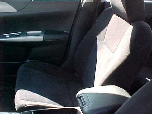 Used 2010 Subaru Impreza 2.5i Premium image 19