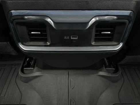 Used 2022 GMC Sierra 1500 SLT w/ SLT Convenience Package image 21