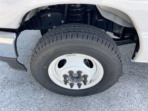 New 2025 Ford E-450 and Econoline 450 Super Duty w/ Power Equipment Group image 10