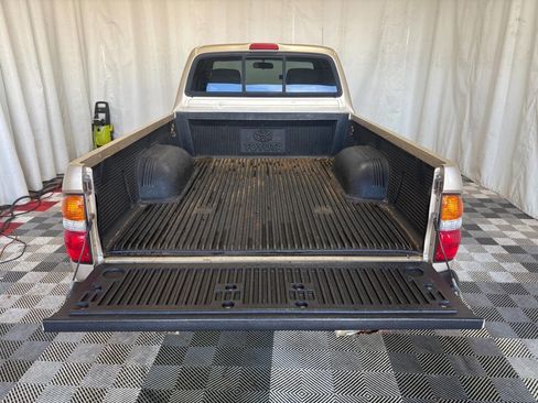 Used 2003 Toyota Tacoma 2WD Xtracab image 9