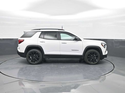 Used 2026 GMC Terrain Elevation w/ Elevation Premium Package AWD/4WD image 9