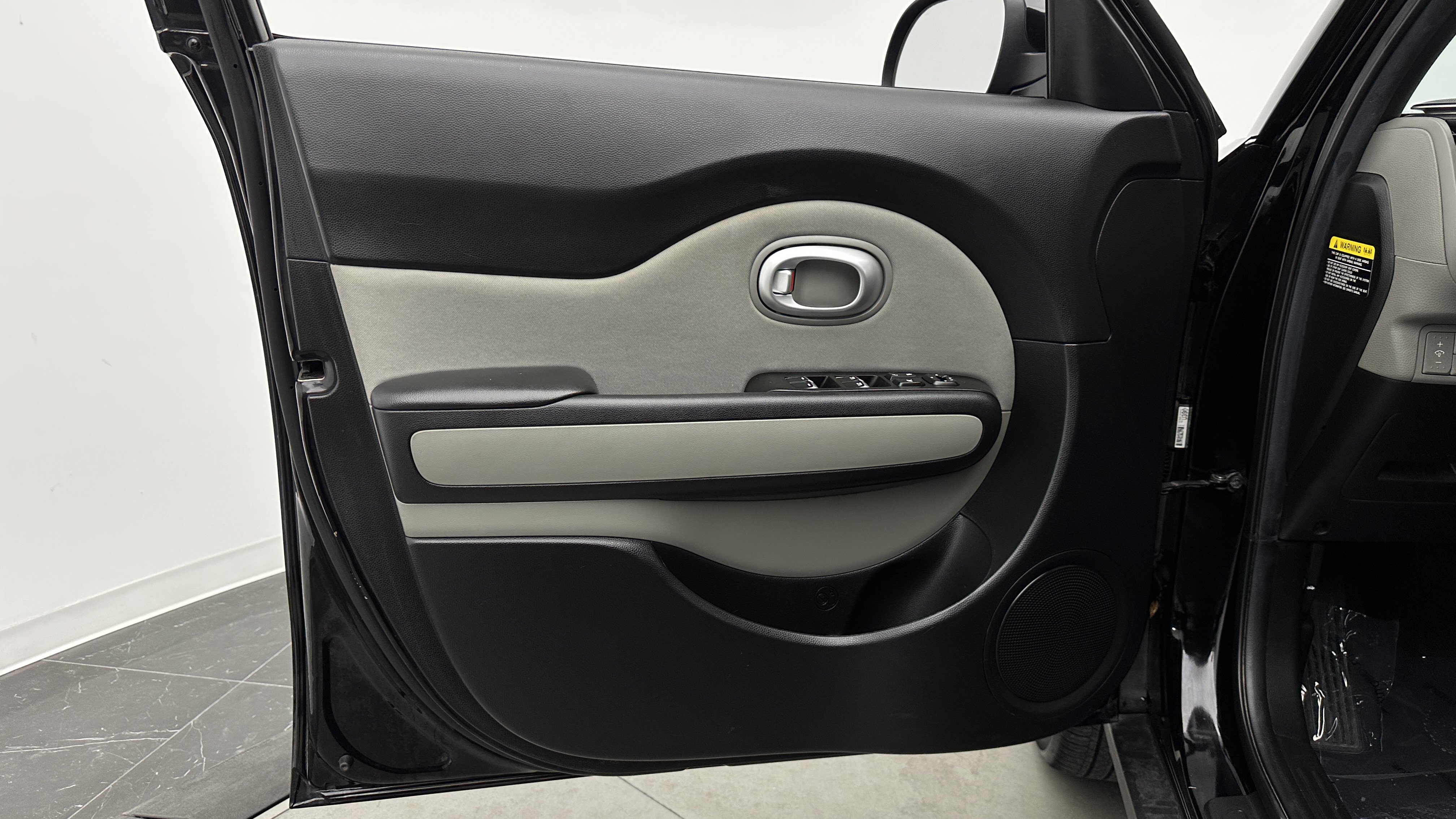 Used 2017 Kia Soul + FWD image 10