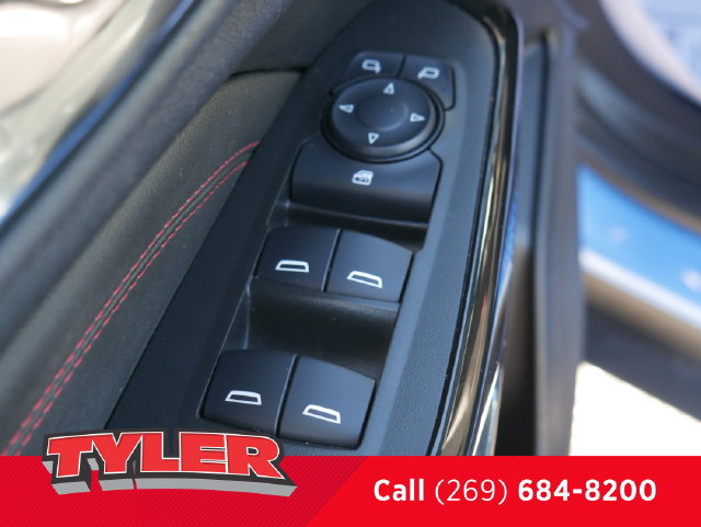 Used 2024 Chevrolet Trax RS w/ Sunroof Package FWD image 22