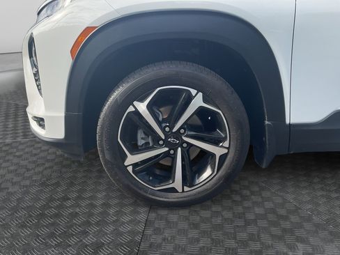 Used 2023 Chevrolet TrailBlazer RS w/ Technology Package AWD/4WD image 7