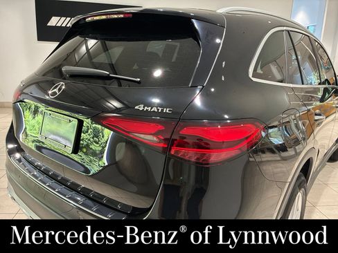 Used 2023 Mercedes-Benz GLC 300 4MATIC image 10
