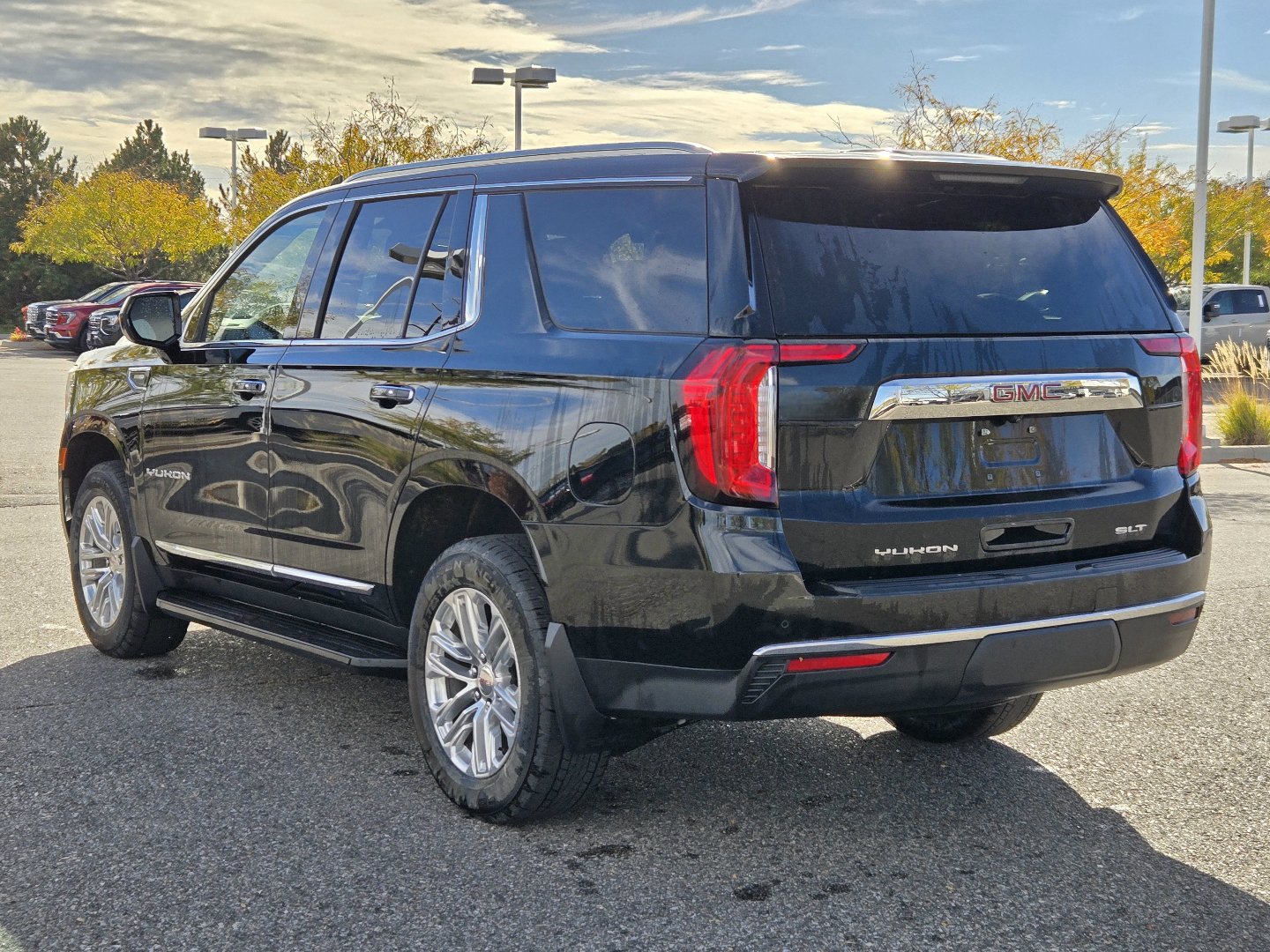 Used 2024 GMC Yukon SLT w/ Max Trailering Package AWD/4WD image 9
