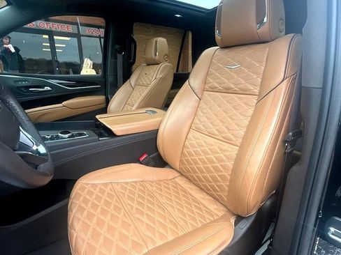 Used 2023 Cadillac Escalade Sport w/ Touring Package image 11