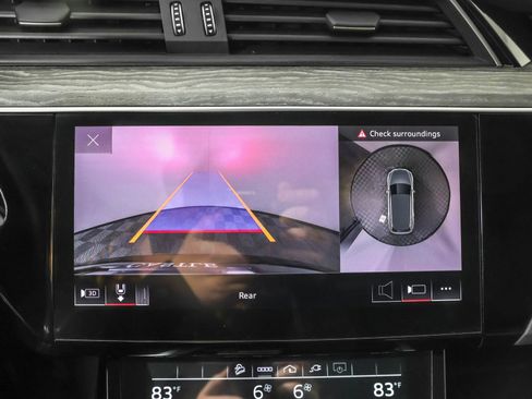Used 2021 Audi e-tron Premium w/ Convenience Plus Package image 8