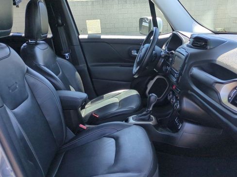 Used 2017 Jeep Renegade Limited FWD image 25