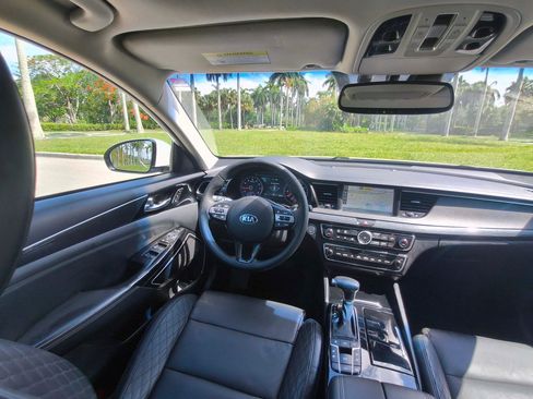 Used 2019 Kia Cadenza Limited FWD image 28