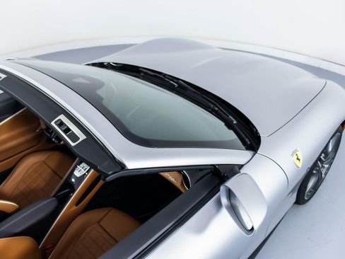Certified 2025 Ferrari Roma Spider image 18