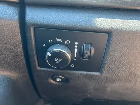 Used 2018 Jeep Grand Cherokee Laredo AWD/4WD image 25