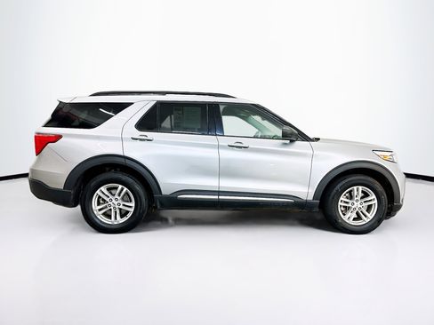 Used 2023 Ford Explorer XLT w/ Equipment Group 202A image 10