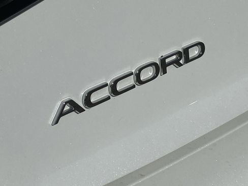 Used 2025 Honda Accord SE image 9