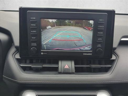 Used 2021 Toyota RAV4 LE image 18