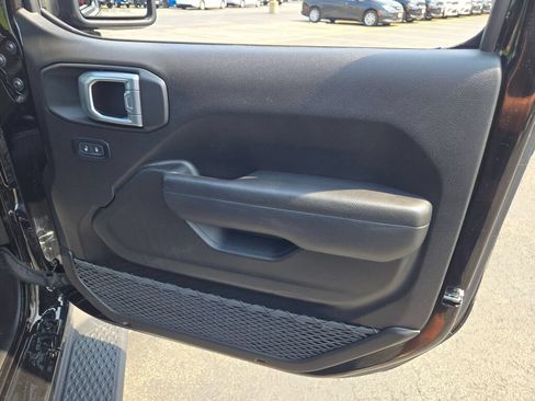 Used 2023 Jeep Gladiator Sport AWD/4WD image 6
