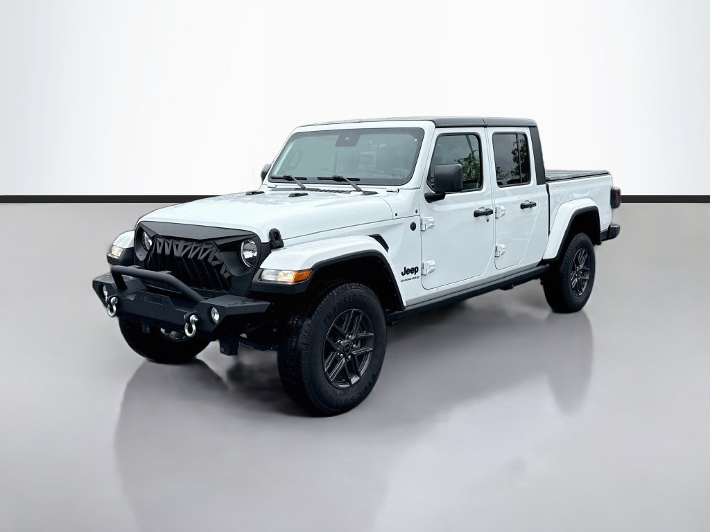 Used 2024 Jeep Gladiator Sport AWD/4WD image 3
