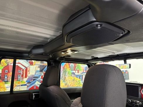 Used 2023 Jeep Gladiator Rubicon w/ Cold Weather Group image 46