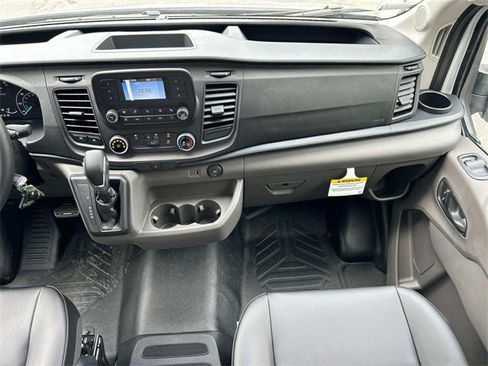 New 2025 Ford Transit 250 148 Medium Roof image 15