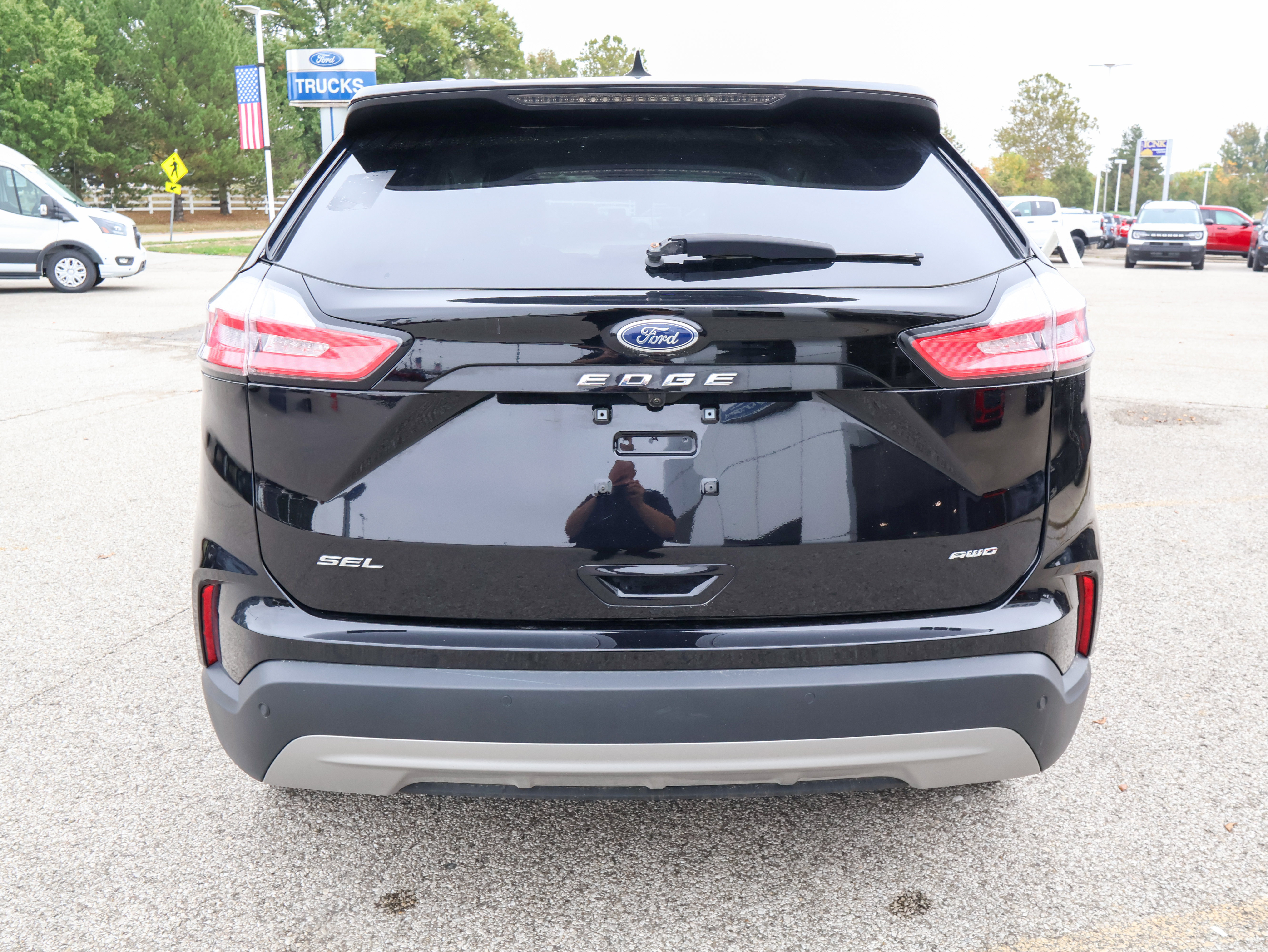 Used 2024 Ford Edge SEL w/ Convenience Package AWD/4WD image 4