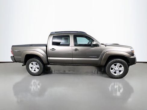 Used 2012 Toyota Tacoma PreRunner image 3