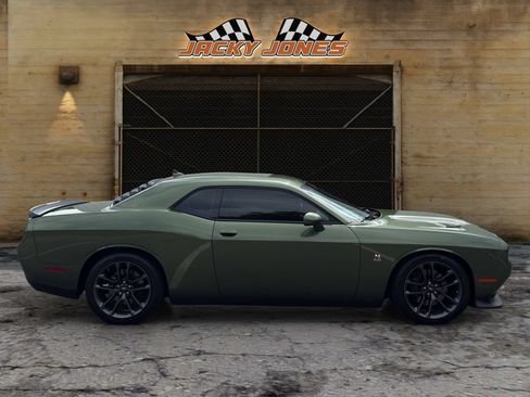 Used 2021 Dodge Challenger R/T Scat Pack RWD image 12