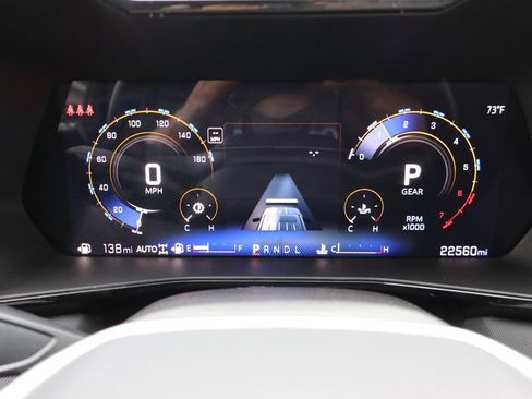 Used 2025 Chevrolet Colorado Z71 AWD/4WD image 36