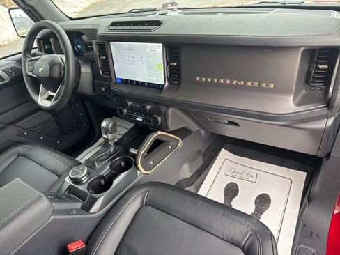 New 2025 Ford Bronco Badlands image 17