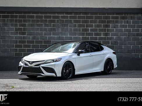 Used 2023 Toyota Camry XSE FWD image 1